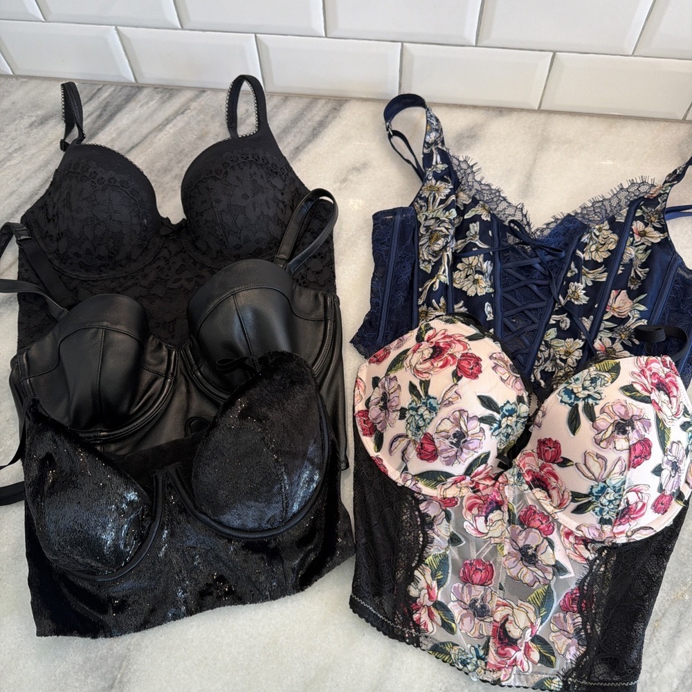 Set Of 5 Victoria Secret Secrets Bras Sz 32D‎